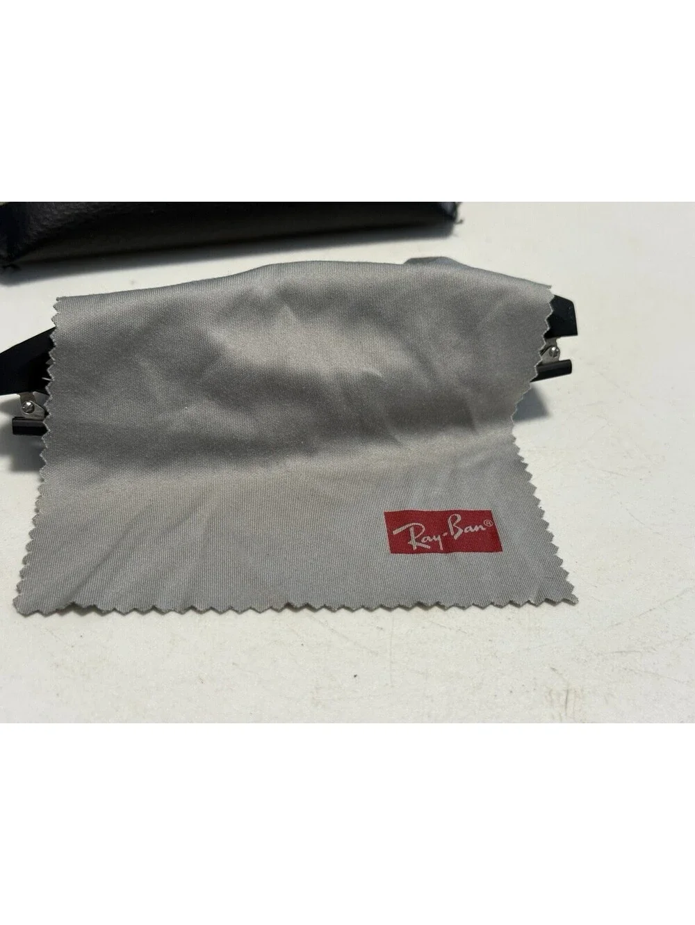 Ray-Ban  Classic Reading Sunglasses With Case